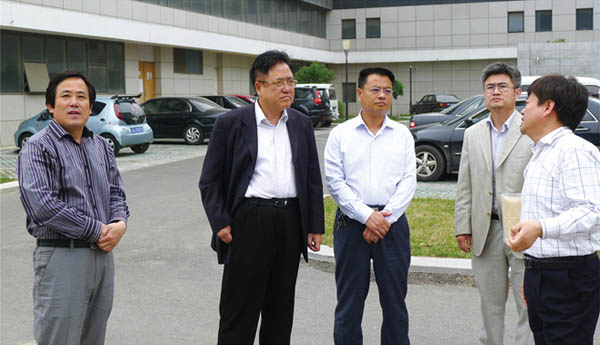 錢逸泰院士來公司指導(dǎo)院士站建設(shè)